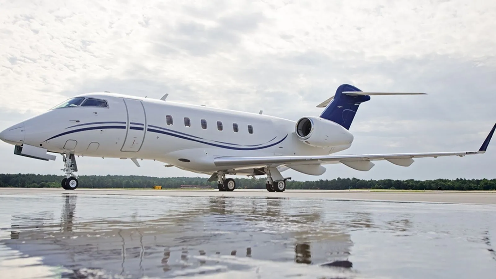 Bombardier Challenger 300
