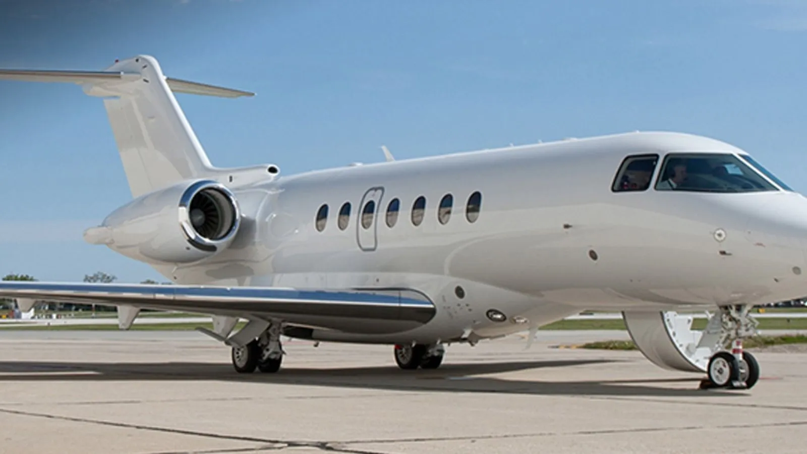 Hawker 4000