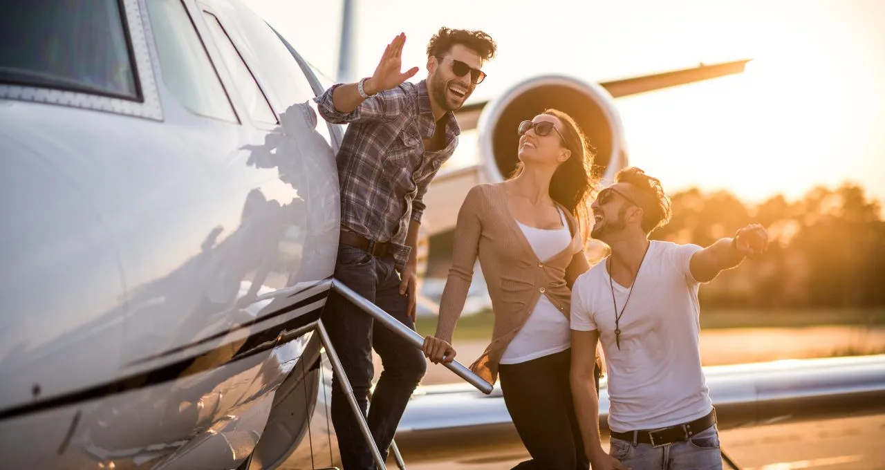 Amigos disfrutando empty leg